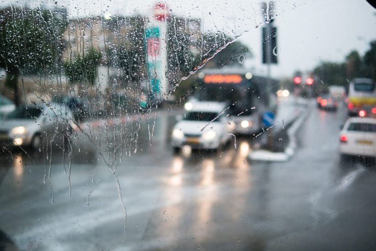 dirigir na chuva